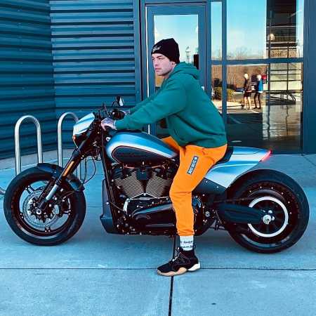 Dustin Mcneer net worth 